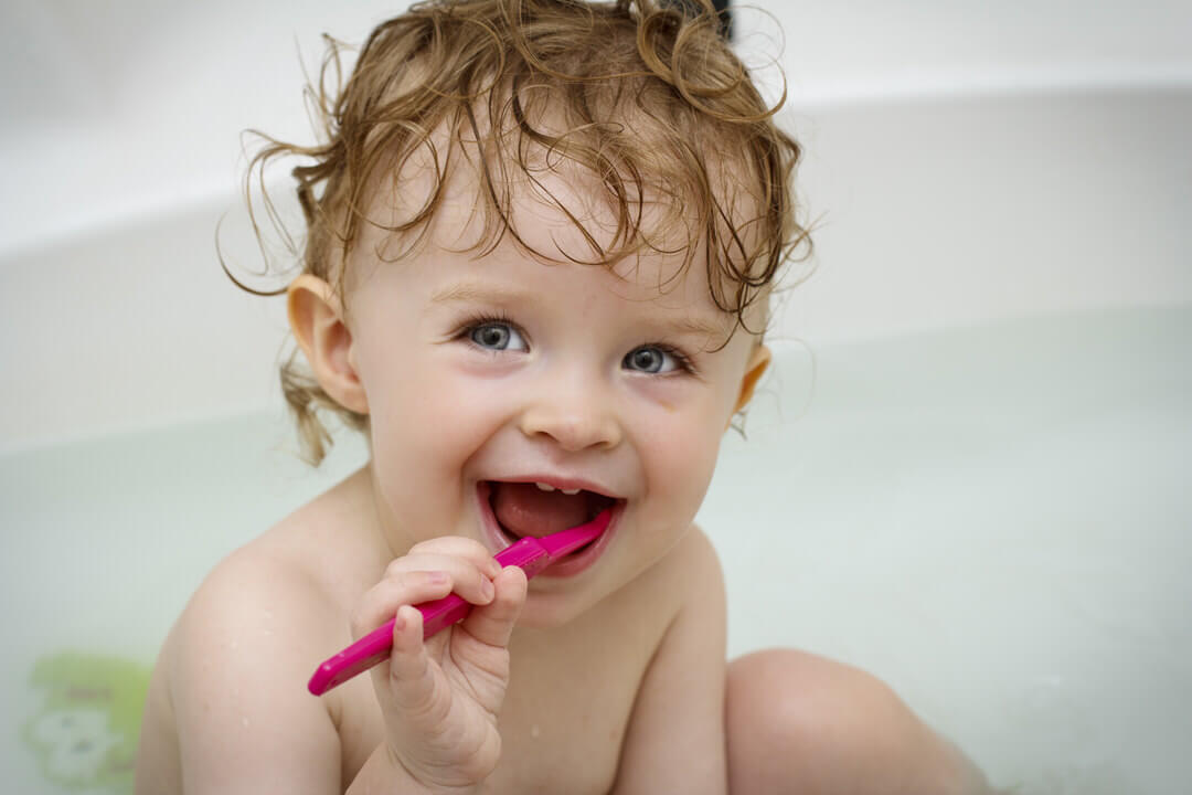 baby-cleaning-teeth