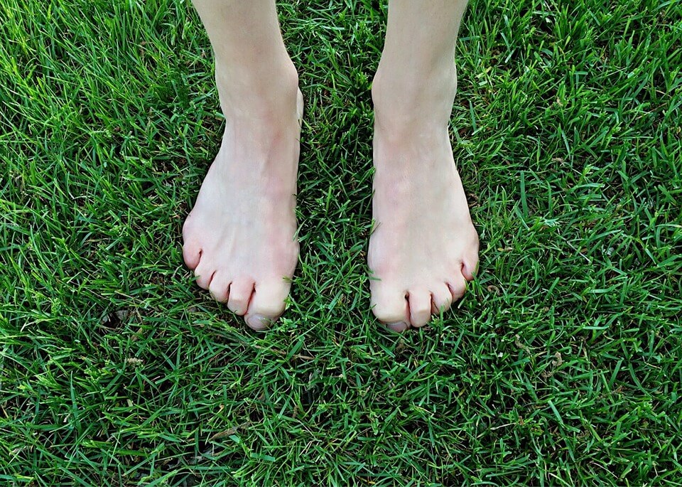 barefoot-1394848_960_720